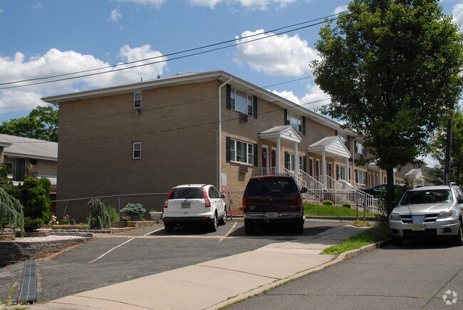 Building Photo - Lodi Manor
