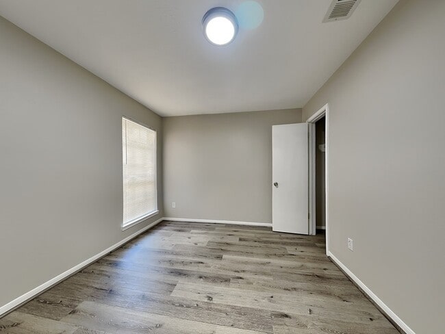 Building Photo - 18109 Eganville Cir