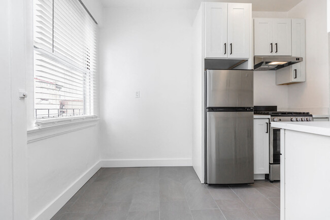 Interior Photo - 320 Turk
