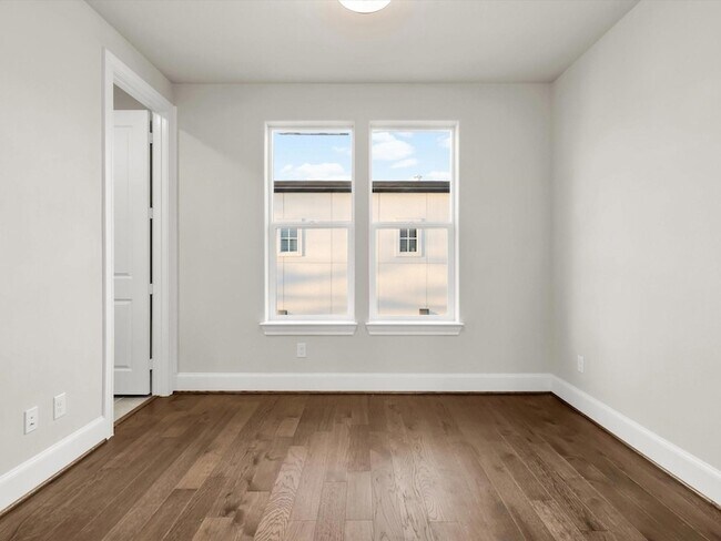 Building Photo - 7333 Valley View Ln