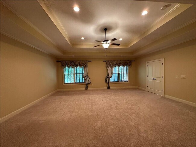 Building Photo - 510 Lake Medlock Dr