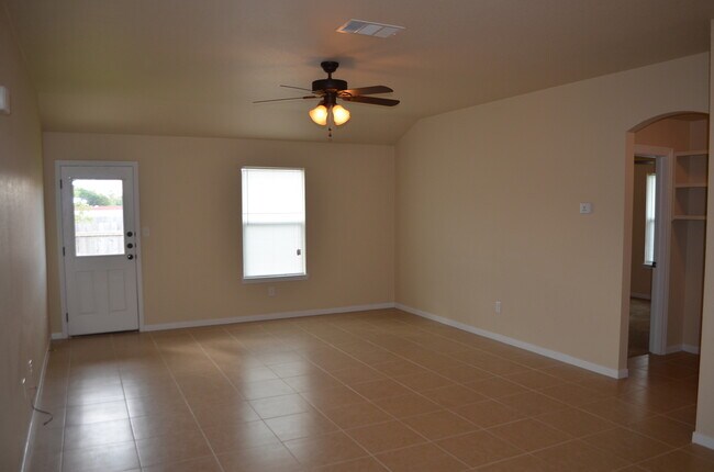 Building Photo - 2002Tru