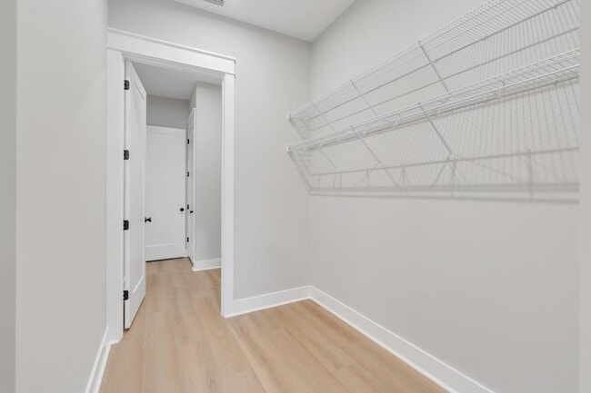 Building Photo - 299 Suwannee Dr