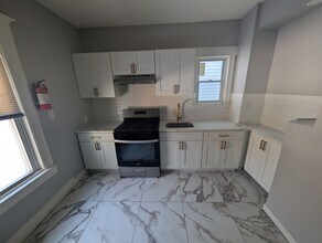 Building Photo - 160 S 12th St