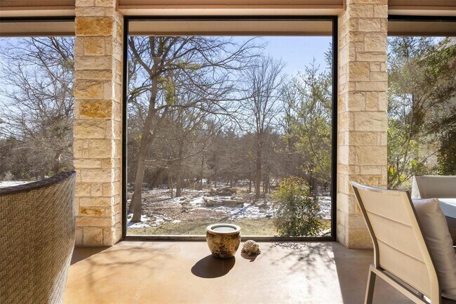 Building Photo - 203 Pristine Dr