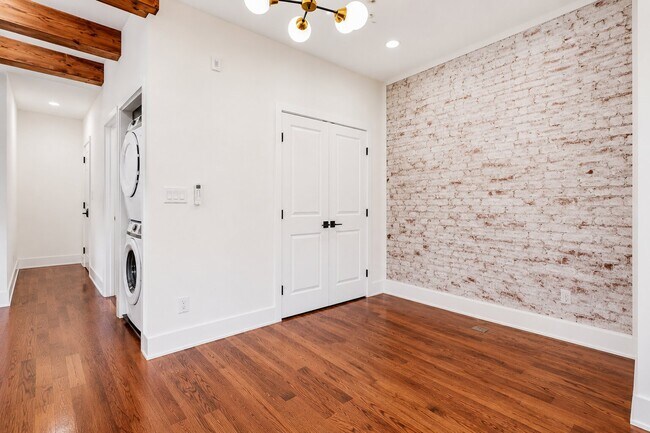 Building Photo - 4219 W Girard Ave