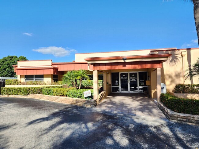 Building Photo - Magnificent 1 bedroom, 1.5 bathroom condo ...