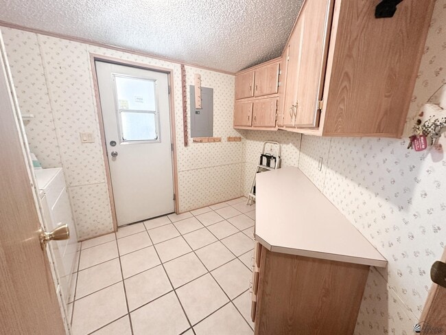 Building Photo - 13440 E 46th St