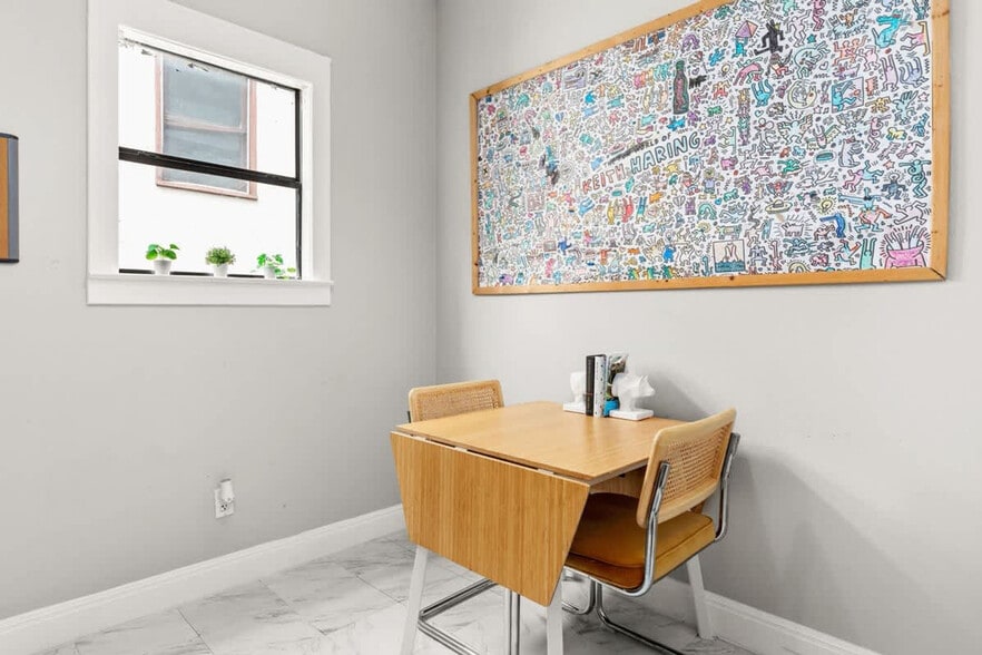 Building Photo - 203 W Magnolia Ave