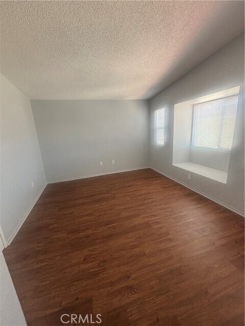 Building Photo - 7556 Villa Ave