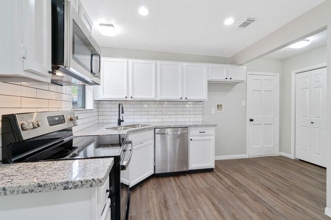 Building Photo - 23311 Montague Dr
