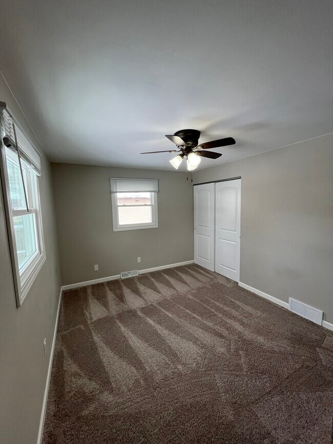 Building Photo - 509 S Matthias St