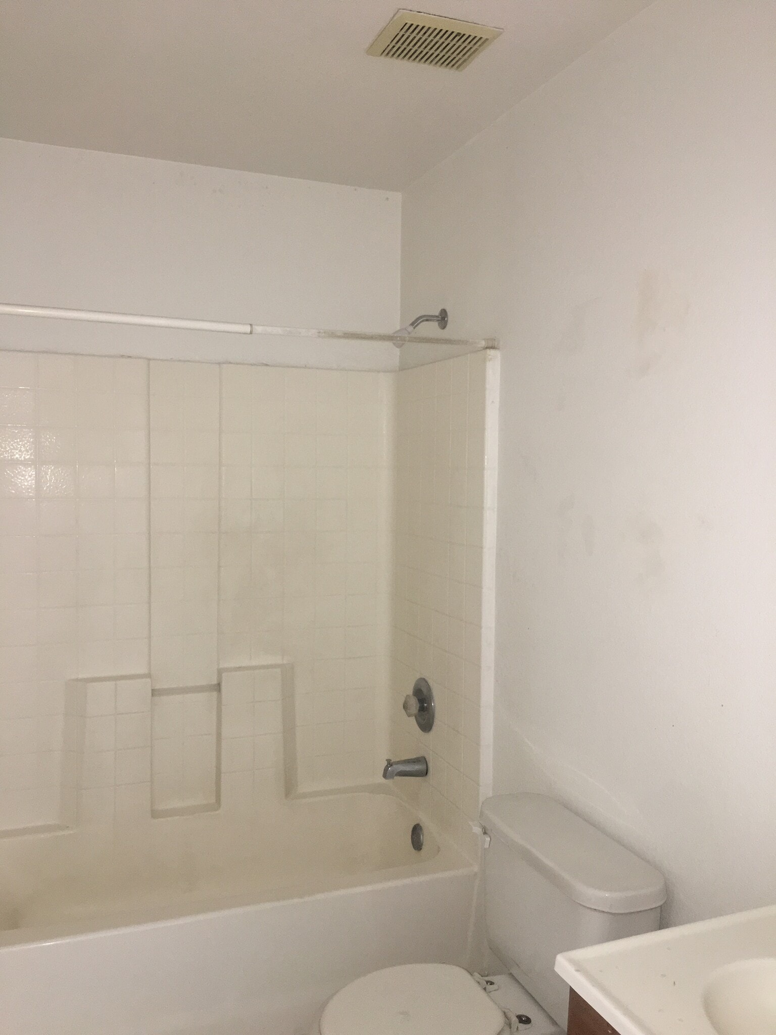 Building Photo - 191 W State St