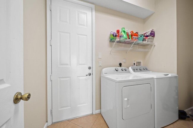 Building Photo - 1423 SE Legacy Cove Cir