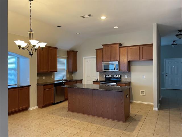 Building Photo - 4603 Oakview Dr