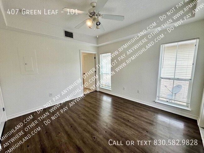 Building Photo - 407 Green Leaf