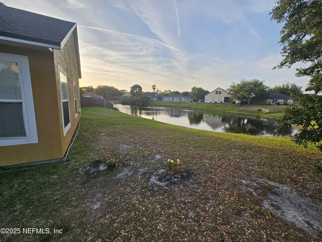 Building Photo - 10153 Carriage House Ct