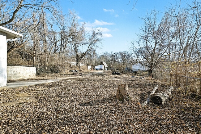 Building Photo - 2545 S 13th St