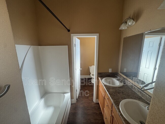 Building Photo - 7071 Lake Joanne Dr