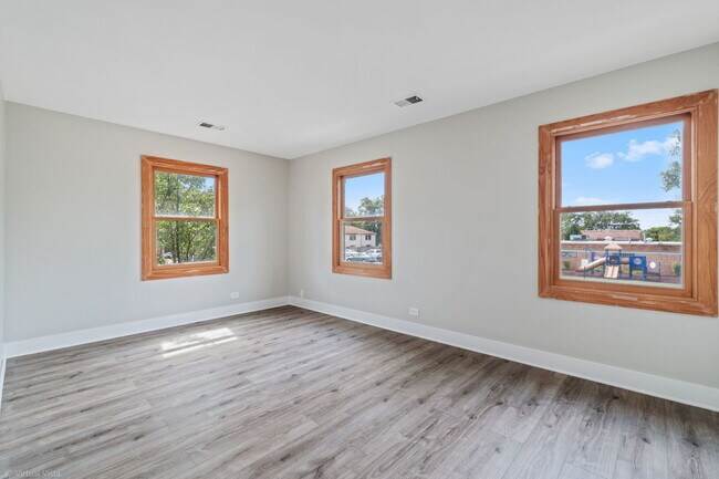 Building Photo - 1808 Fayette Walk