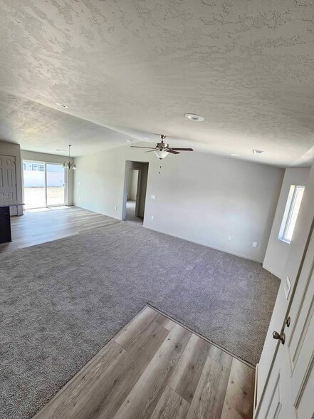 Building Photo - 722 E Cascade St