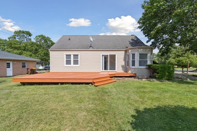 Building Photo - 504 Roland Ave