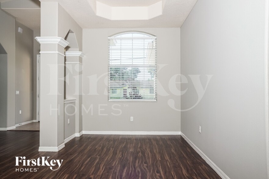 Building Photo - 5108 Sylvania Ave