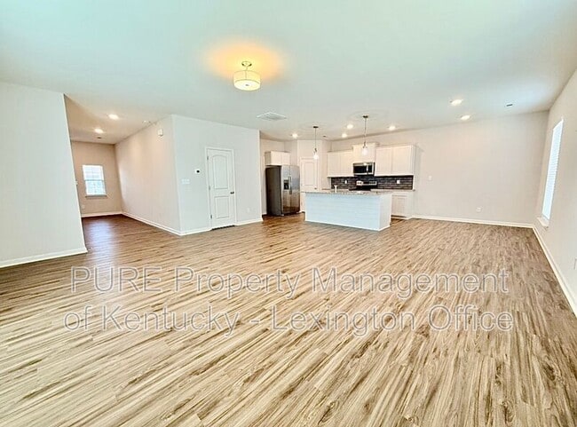 Building Photo - 1524 Hayfield Flt