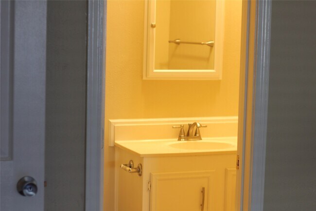 Building Photo - 7207 Addicks Clodine Rd