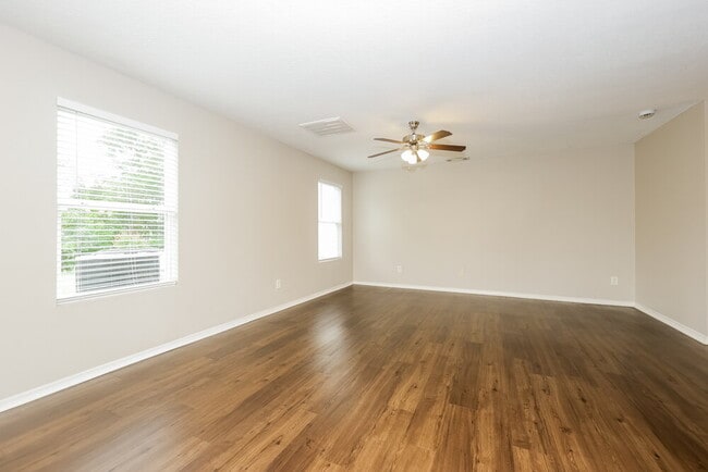 Building Photo - 5624 Dory Dr