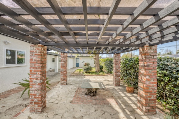 Building Photo - 8666 Keokuk Ave