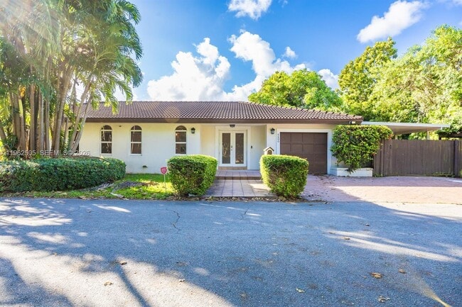 Building Photo - 4400 SW 9th Ln