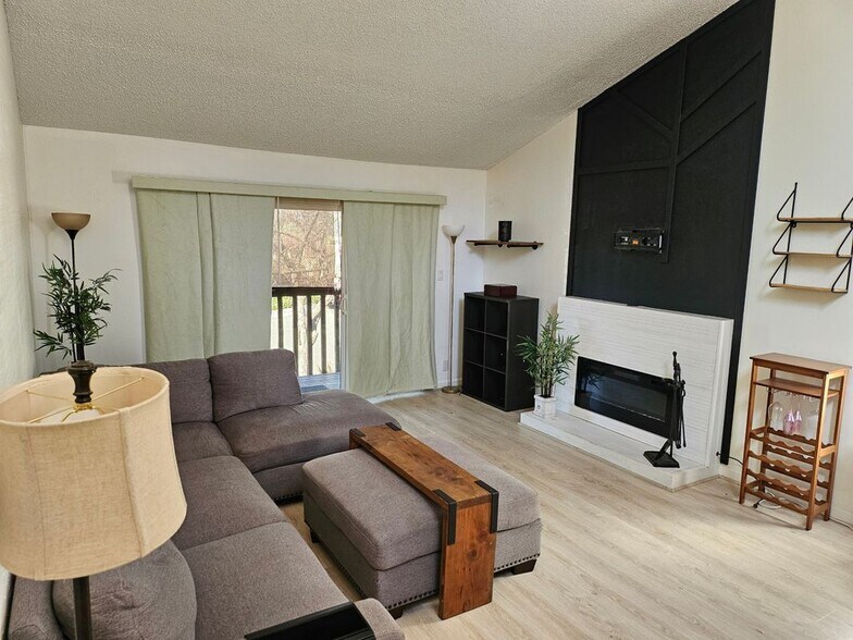 Building Photo - 166 Kathy Ellen Dr