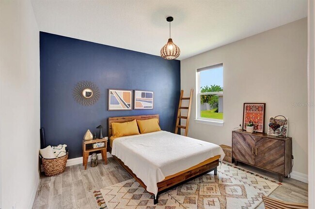 Building Photo - 3459 Current Ave