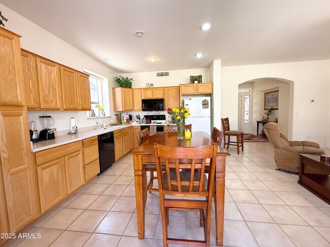 Building Photo - 17934 W Deneen Way