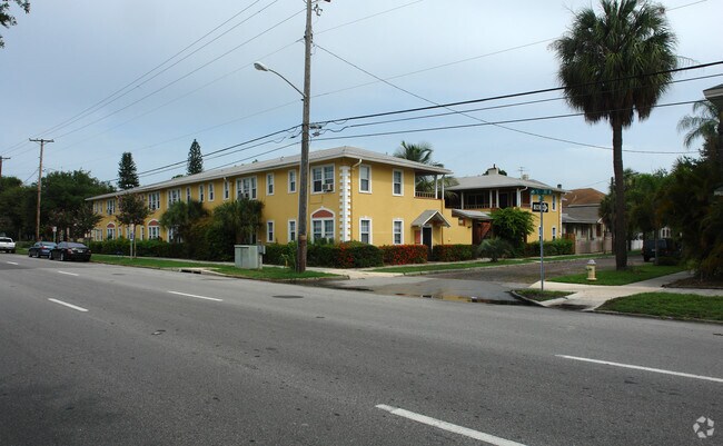 Building Photo - Palm Court Apartments