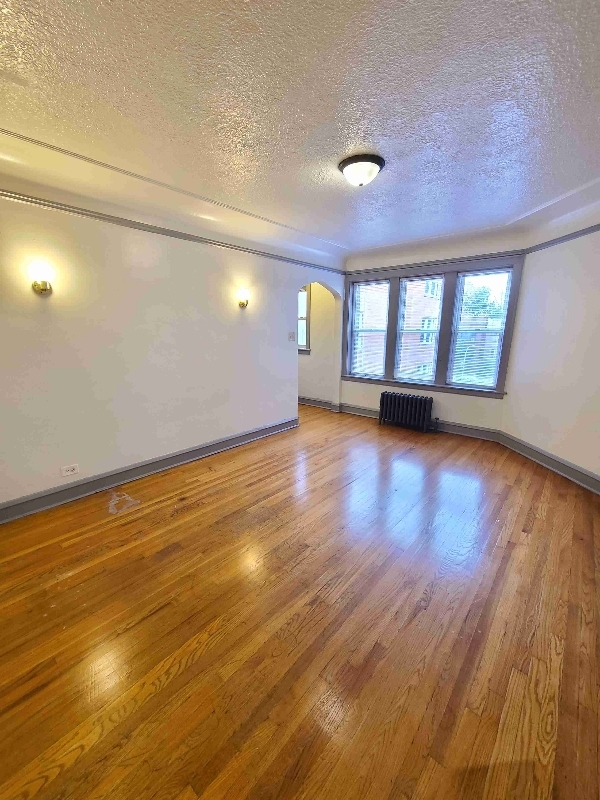 Building Photo - 836 N Massasoit Ave