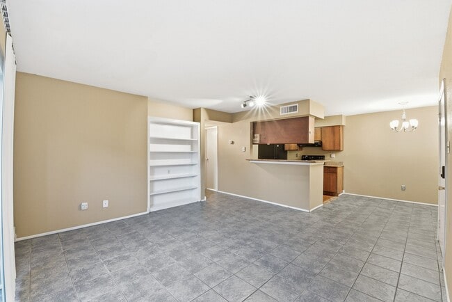 Building Photo - 12905 Woodforest Blvd