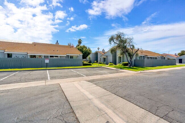 Building Photo - 1808 Cougar Ln