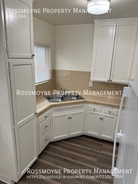 Building Photo - 624 E Cypress Ave
