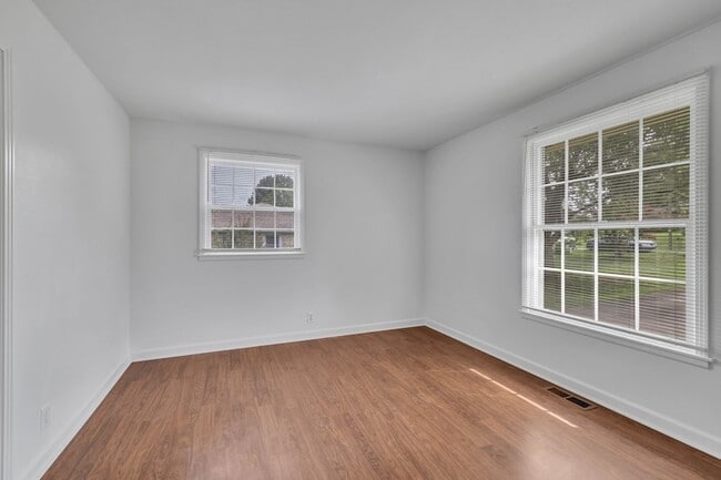 Building Photo - 108 Chiroc Rd