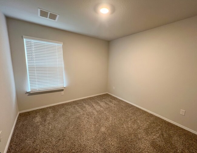 Building Photo - AVAILABLE JUNE 3RD ; APPLY ON OUR WEBSITE TODAY!!