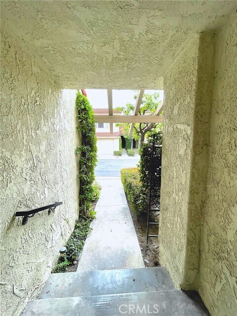 Building Photo - 809 Creekside Dr