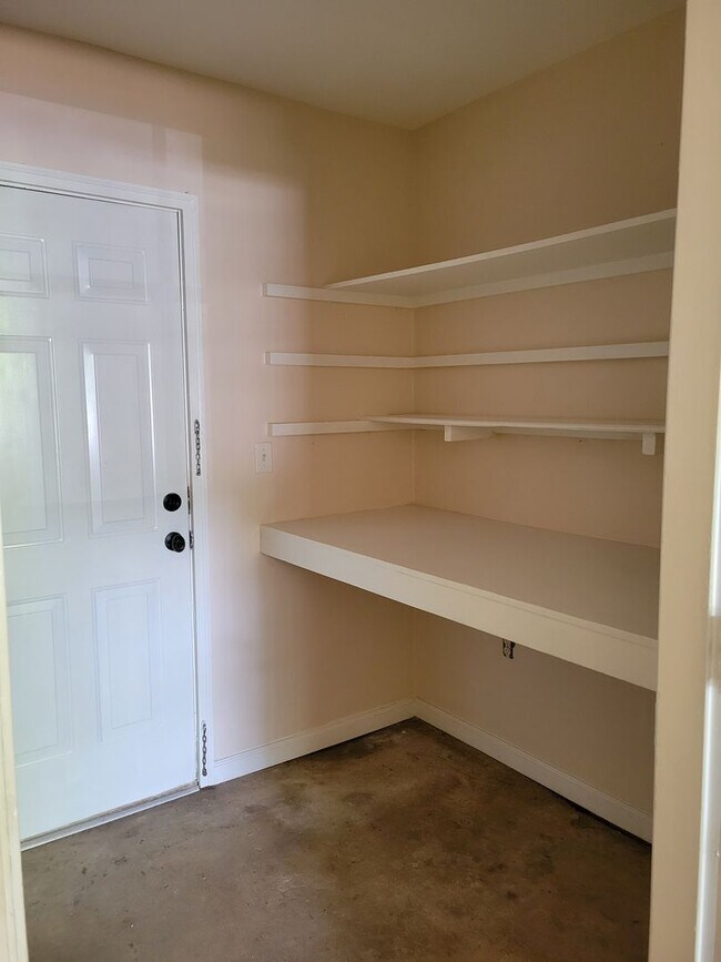 Building Photo - 3 bedroom house in Athens!