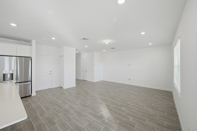 Building Photo - 19568 Whispering Crk Rd