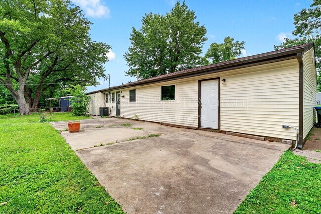 Building Photo - 216 Allen Dr