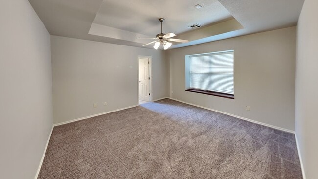 Building Photo - Very Nice 3 Bedroom 2 Bath Home in Mustang Schools