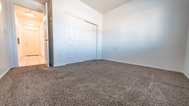Building Photo - Charming 2bd 2bth Condo