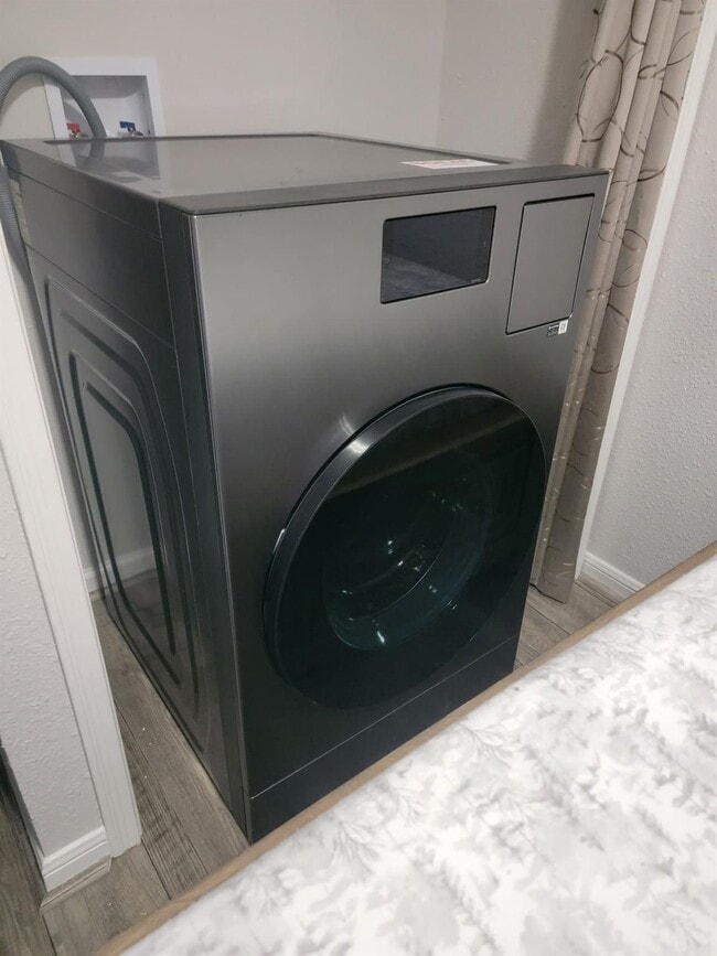 Building Photo - 6300 Seawall Blvd