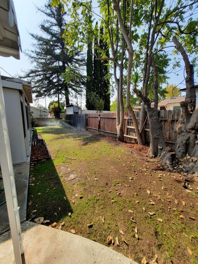 Building Photo - 9135 Arcadia Ave
